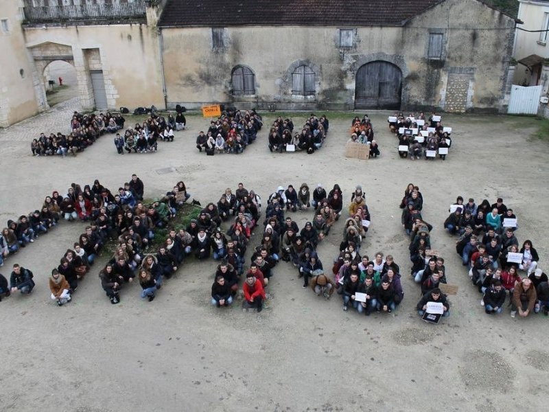 je-suis-charlie-les-eleves-de-l-oisellerie-a-la-couronne